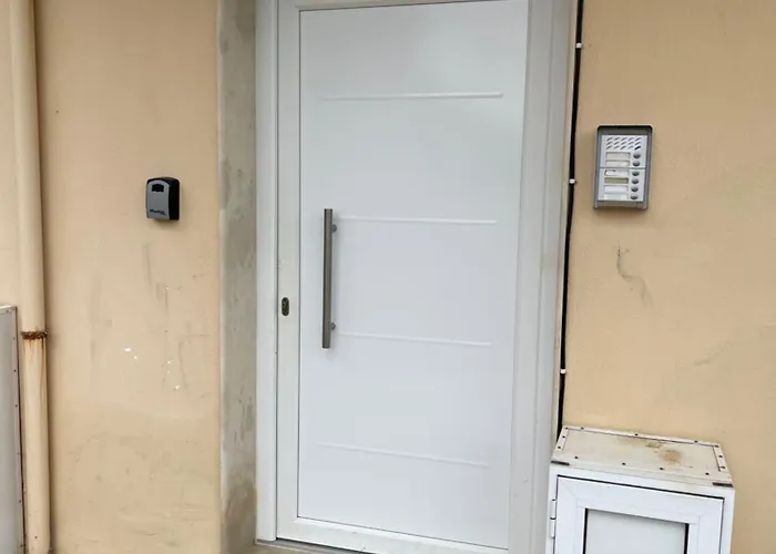 Modern Elegance In Chalkidiki Daire *