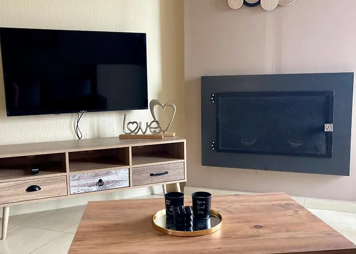 Modern Elegance In Chalkidiki Apartament Nea Moudania